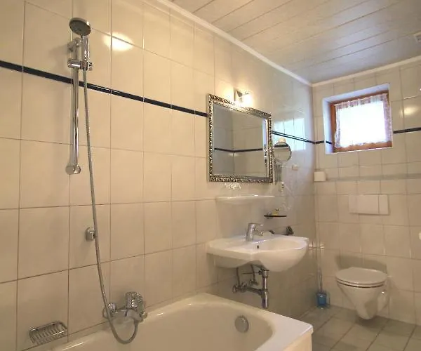 Seepension Neubacher Kg نسدورف ام اترسي